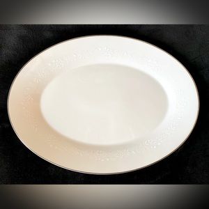 NORITAKE JAPAN REINA, Oval Serving Platter, 16” white and silver